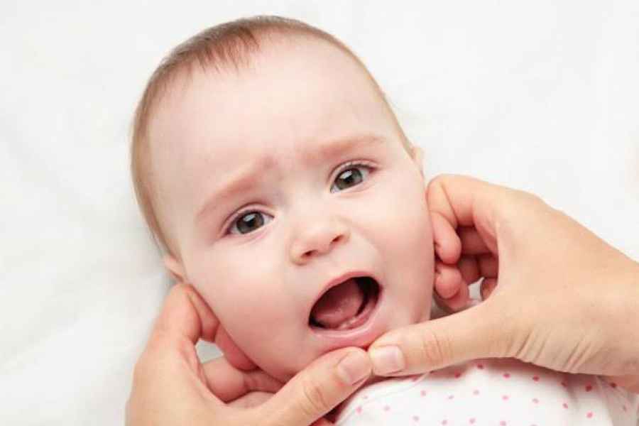 Tips Bersihkan Mulut Bayi untuk Pertama Kali