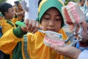 cara ajari anak jaga kesehatan gigi